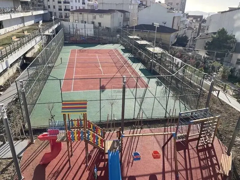 Tennis court
